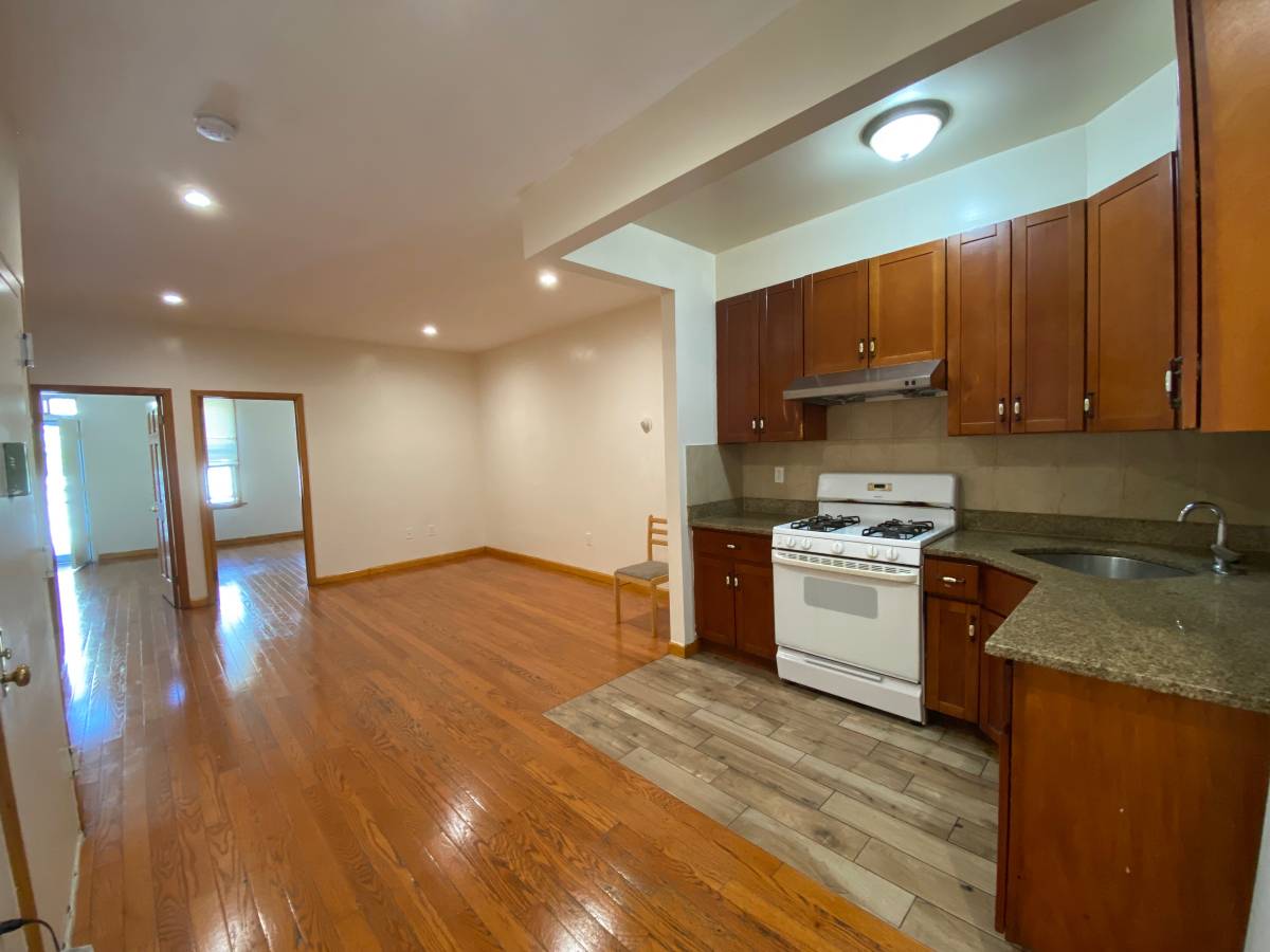 01717_6p8hin2rb6p_0CI0t2_1200x900