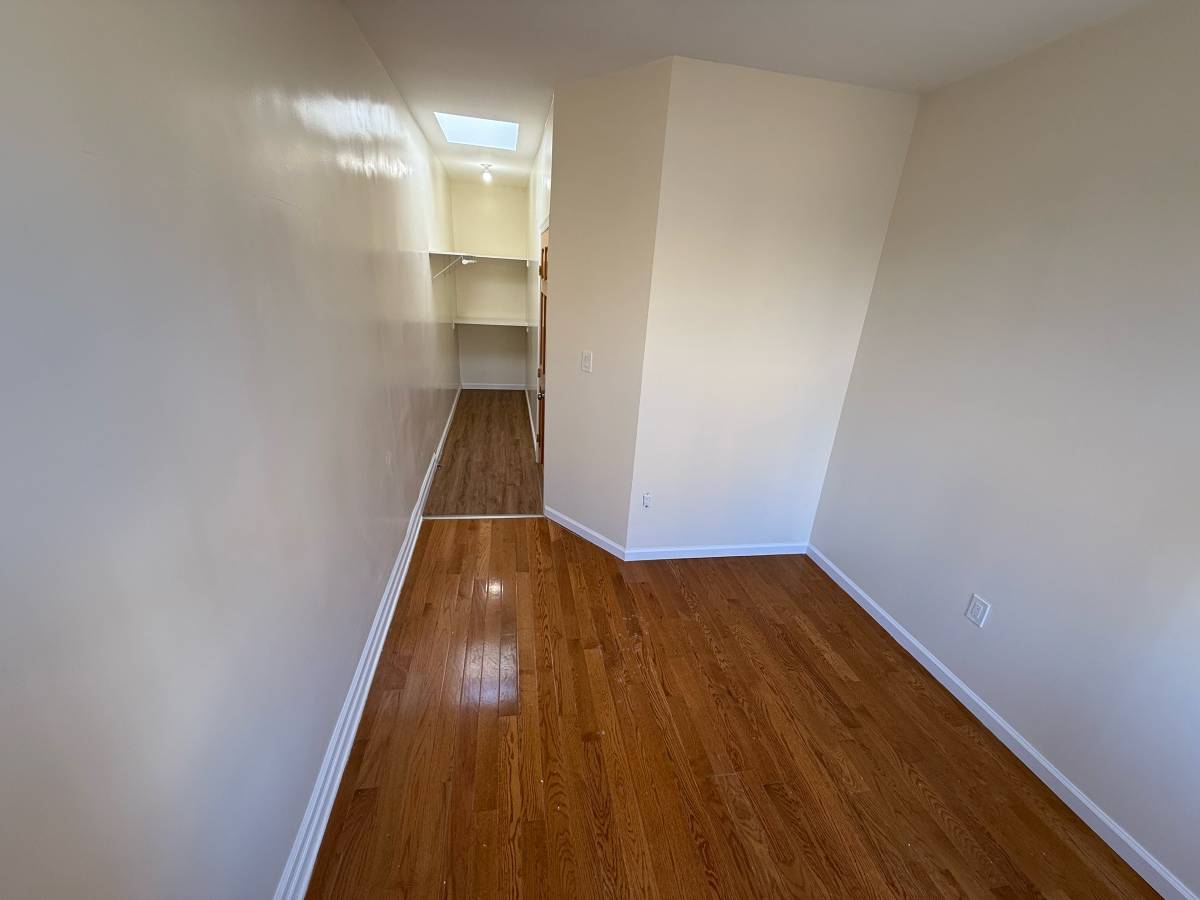 01111_KxfgLxBDbP_0CI0t2_1200x900-1